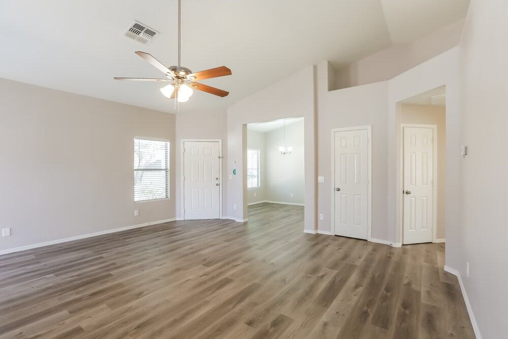 6350 W Hilton Ave - Photo 5 of 16