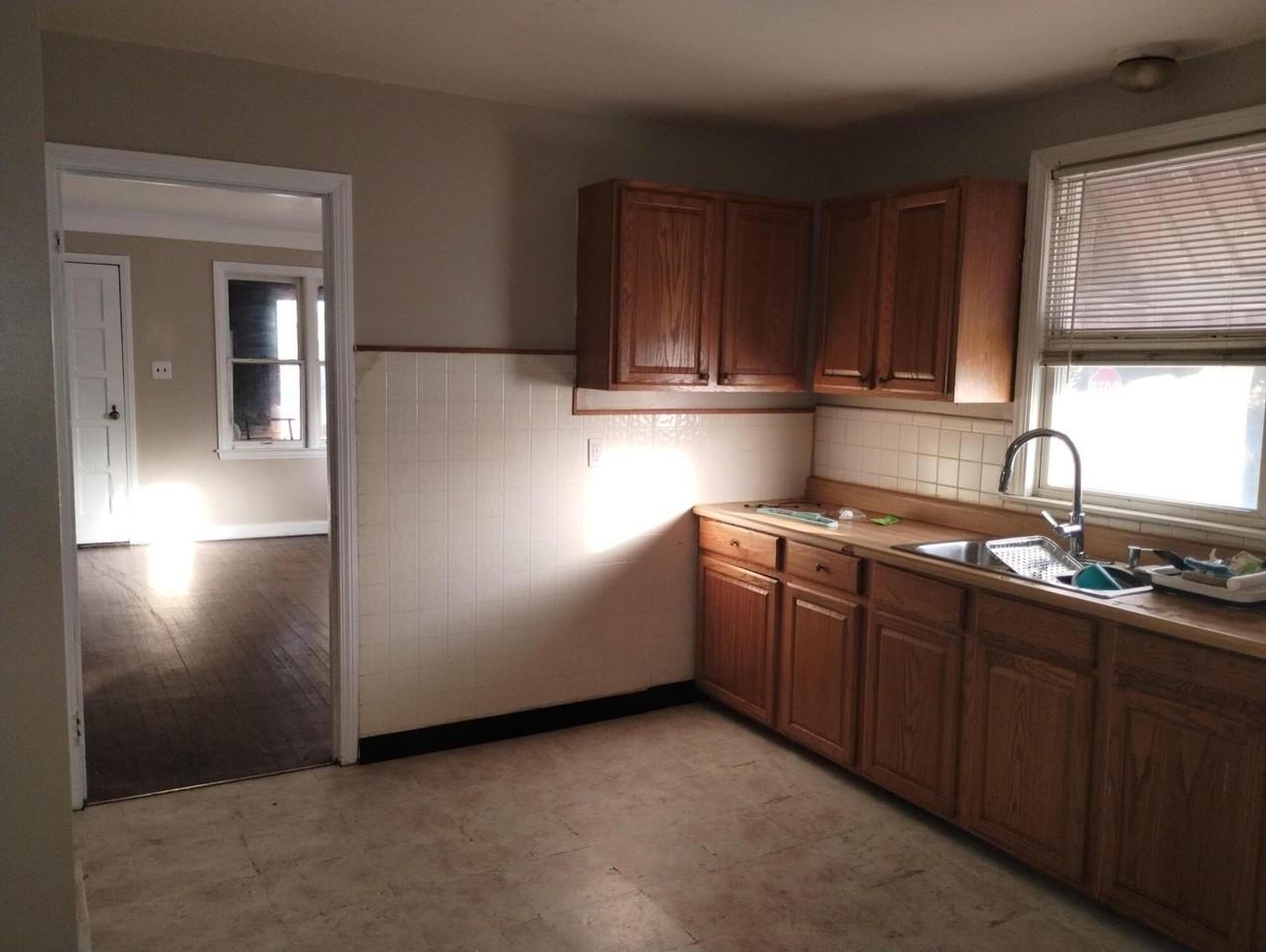 216 Goodell St - Photo 5 of 8