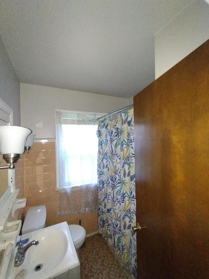 216 Goodell St - Photo 6 of 8