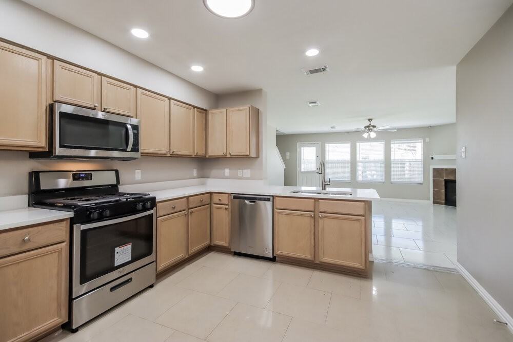 7310 Fox Scene Dr - Photo 7 of 17