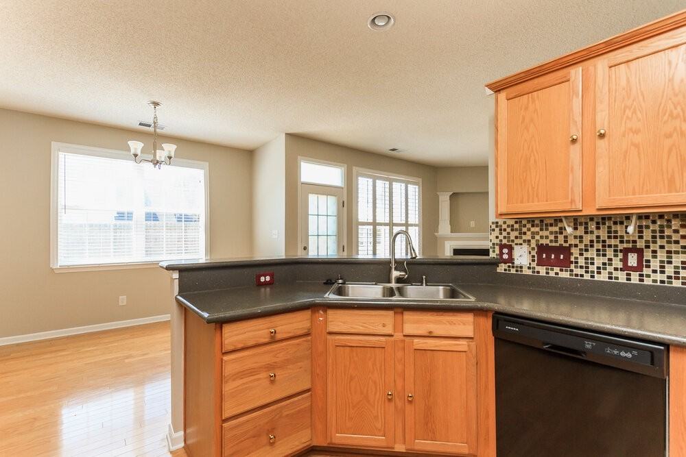 5811 Briggs Dr - Photo 6 of 17