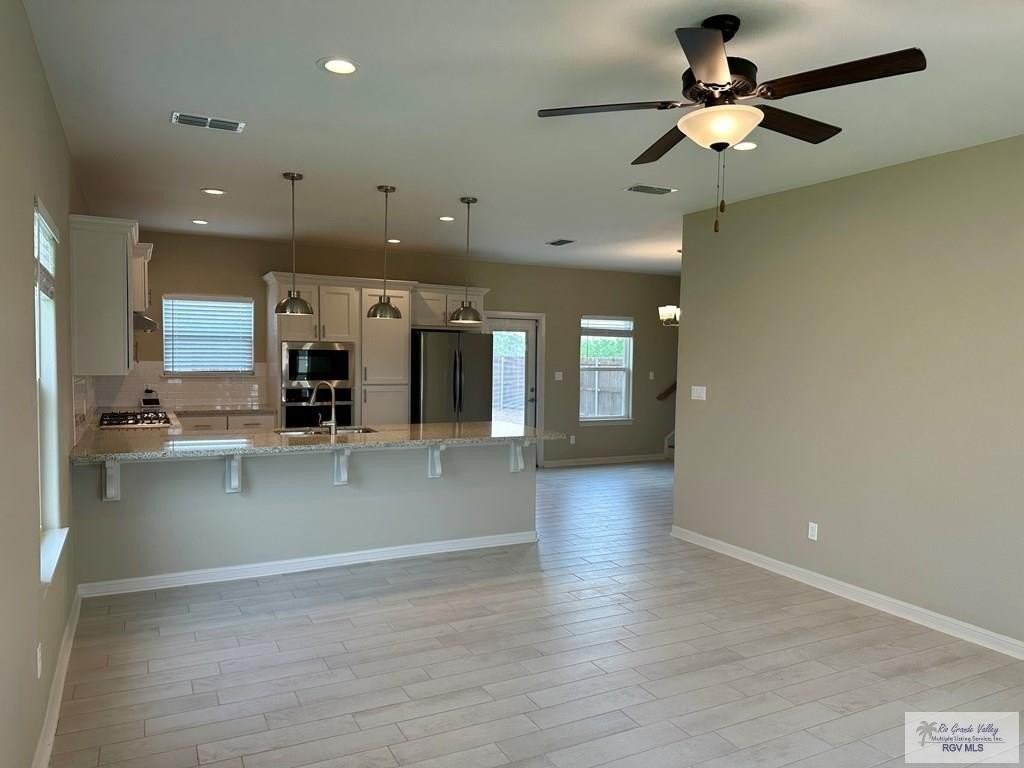 2105 Yucca Ln - Photo 2 of 22