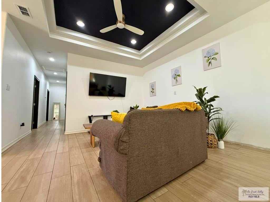 406 W 9th St Frnt Unit #Unit - Photo 2 of 26