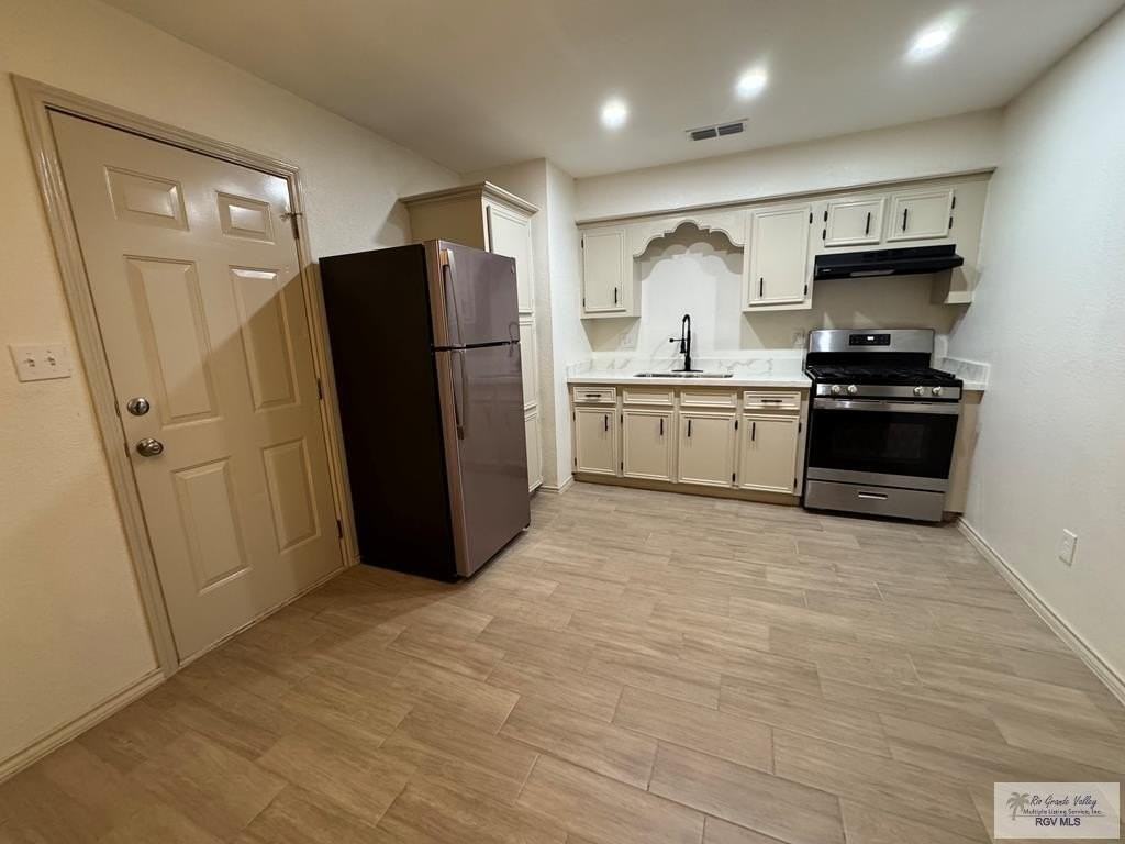 2248 Polk St - Photo 4 of 12