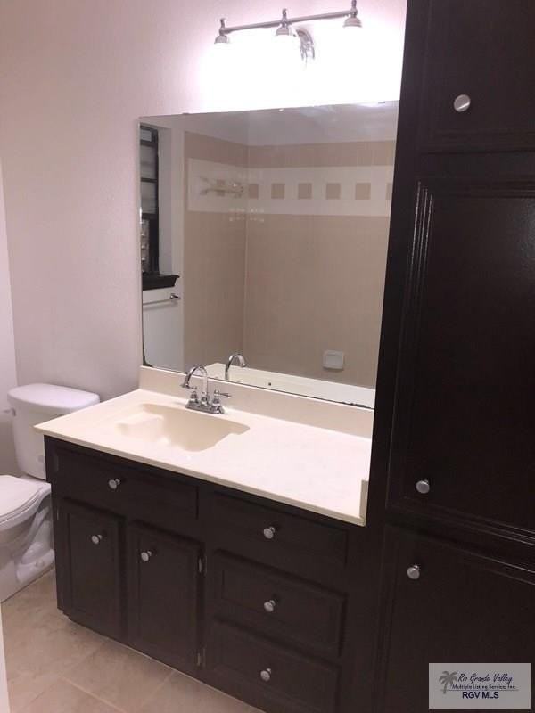 501 Geraldine Ln - Photo 3 of 21