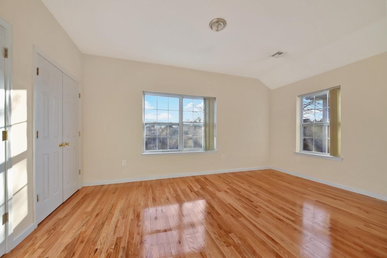 28 W 17th St #2 - Photo 4 of 11