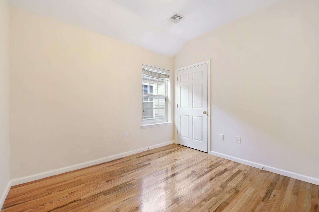 28 W 17th St #2 - Photo 7 of 11