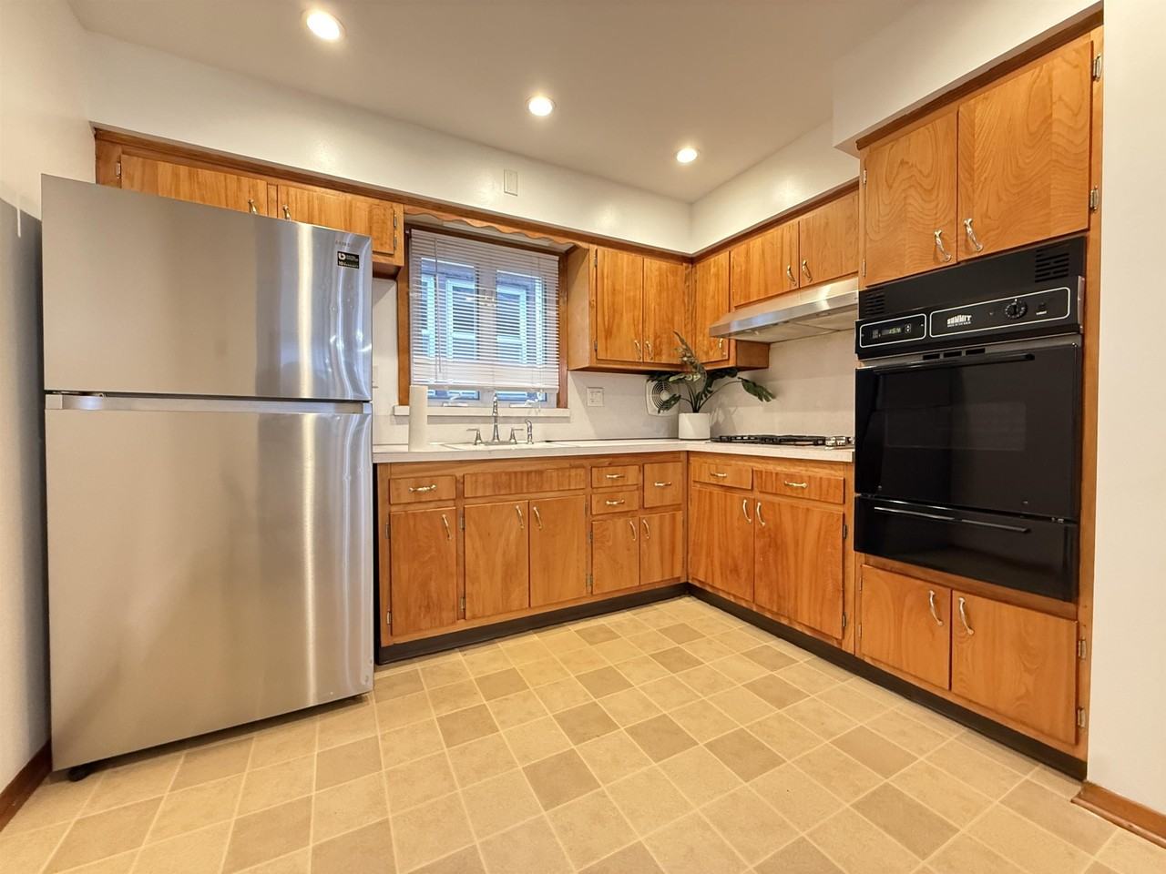 180 W 3rd St #2 - Photo 7 of 14