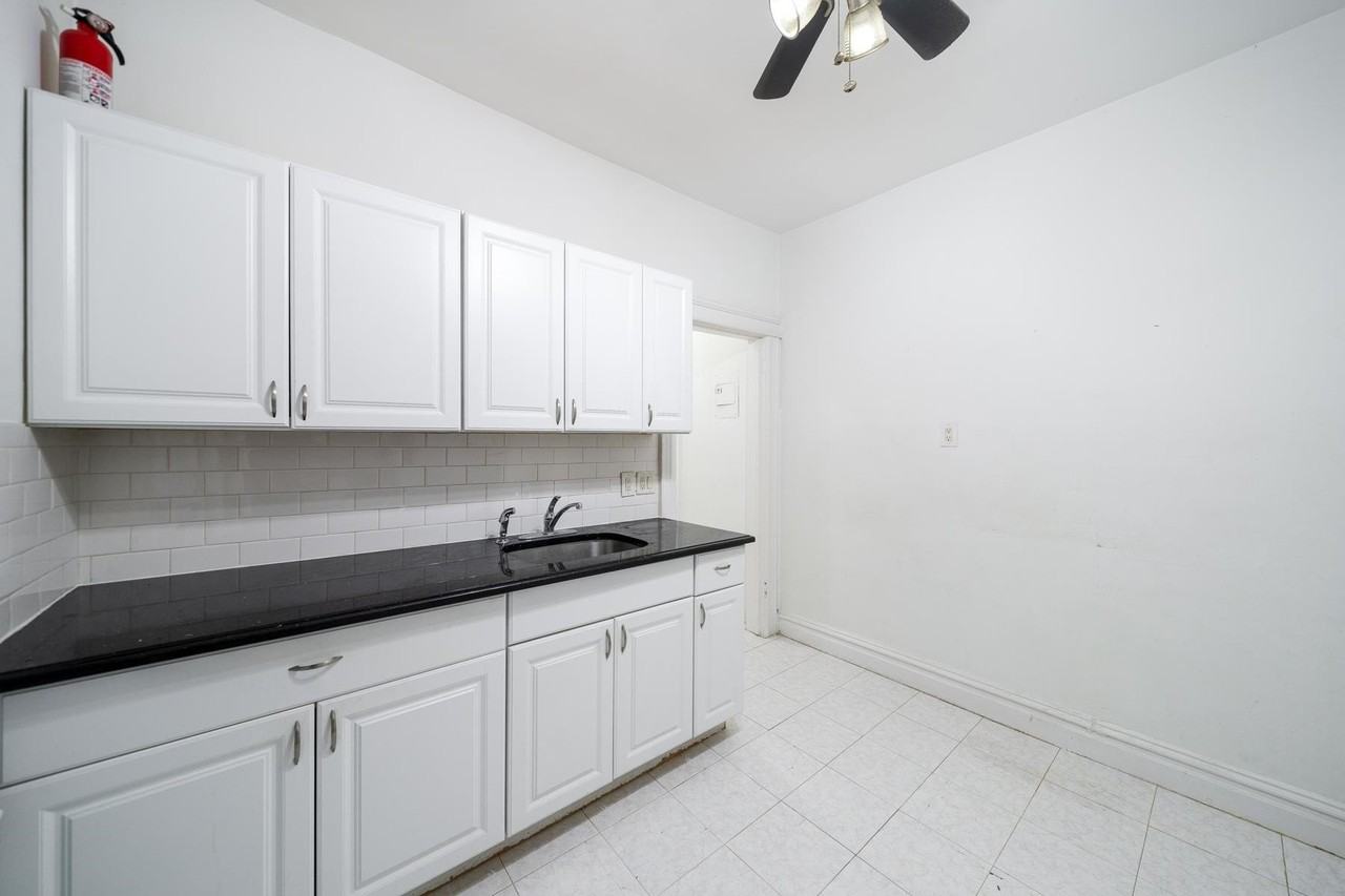 6601 Broadway #C6 - Photo 6 of 16