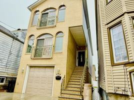 featured image of 91 W 20th St #2