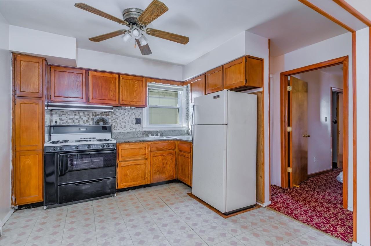 129 Garfield Ave #2 - Photo 7 of 16