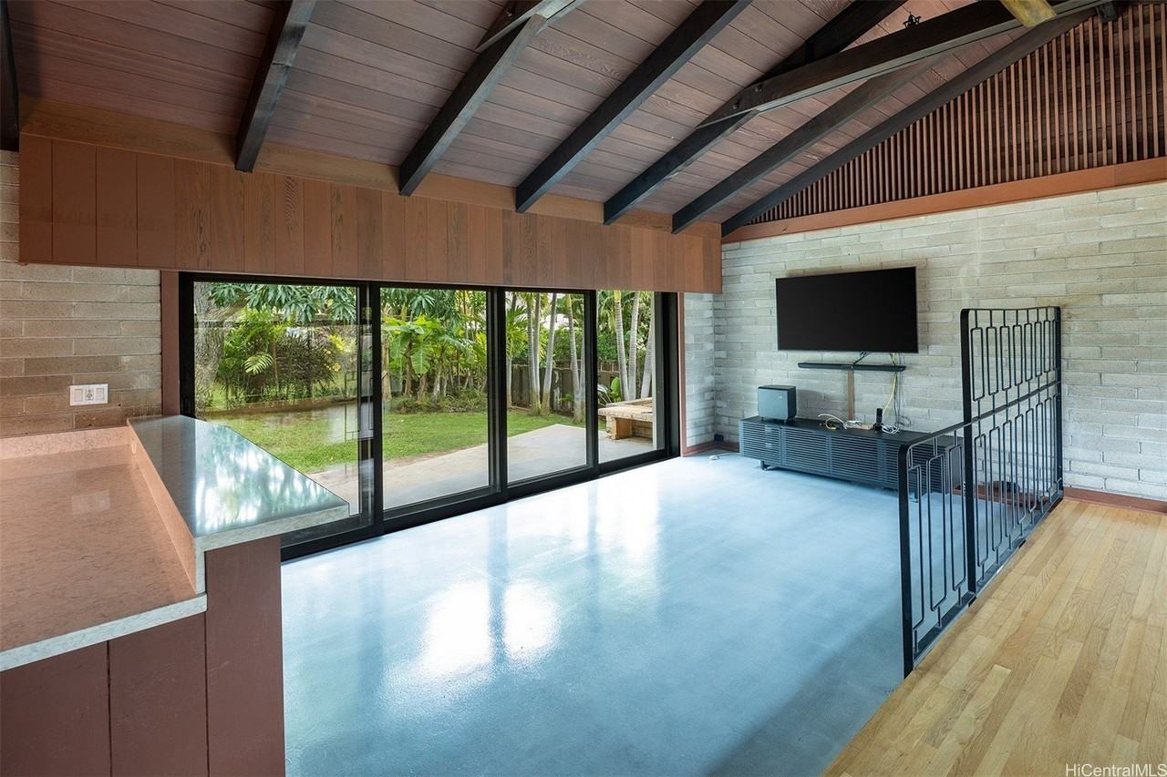 4103 Kahala Ave - Photo 3 of 25