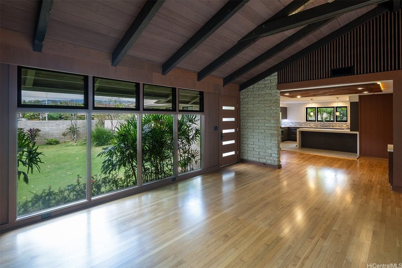 4103 Kahala Ave - Photo 6 of 25