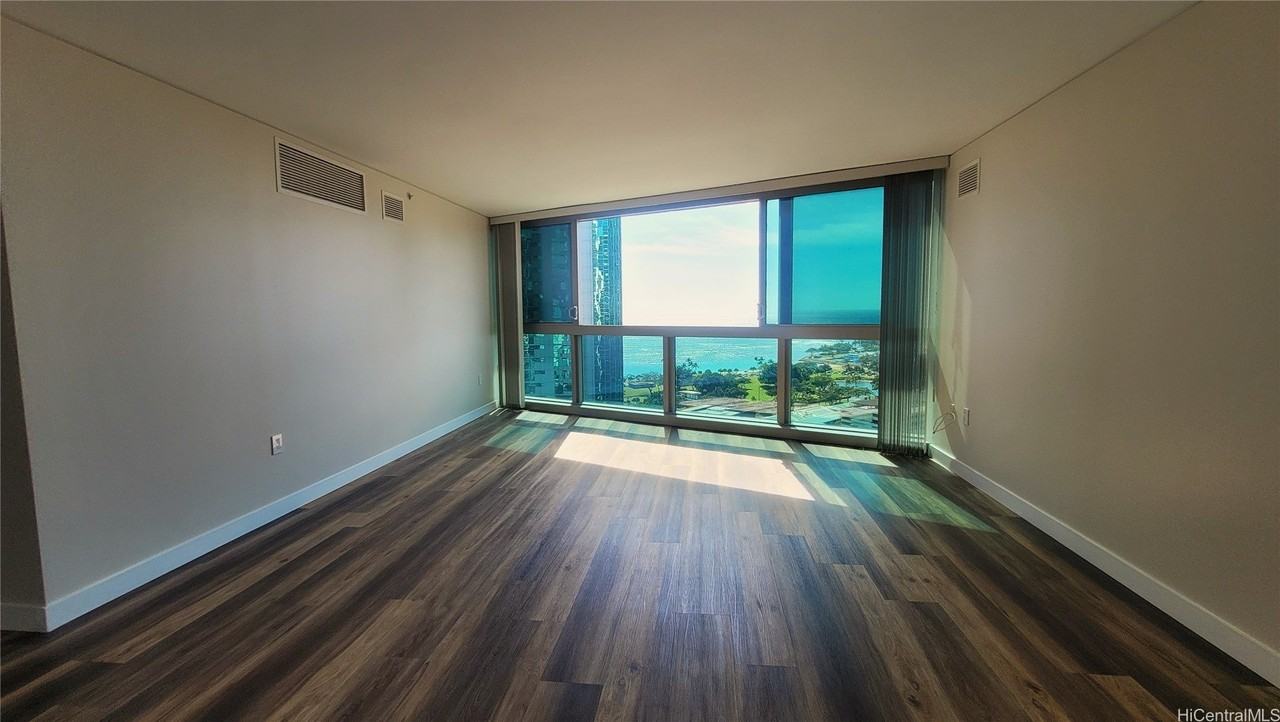 1177 Queen St Apt 2606 - Photo 3 of 25