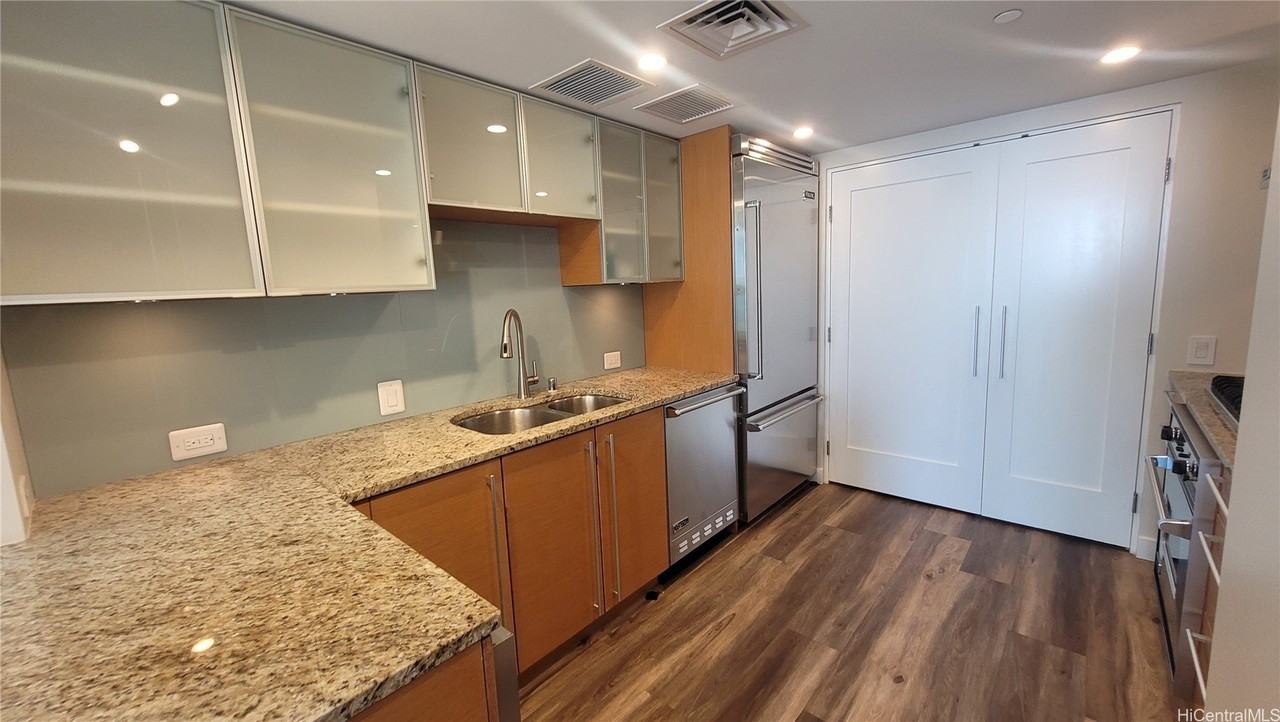 1177 Queen St Apt 2606 - Photo 6 of 25