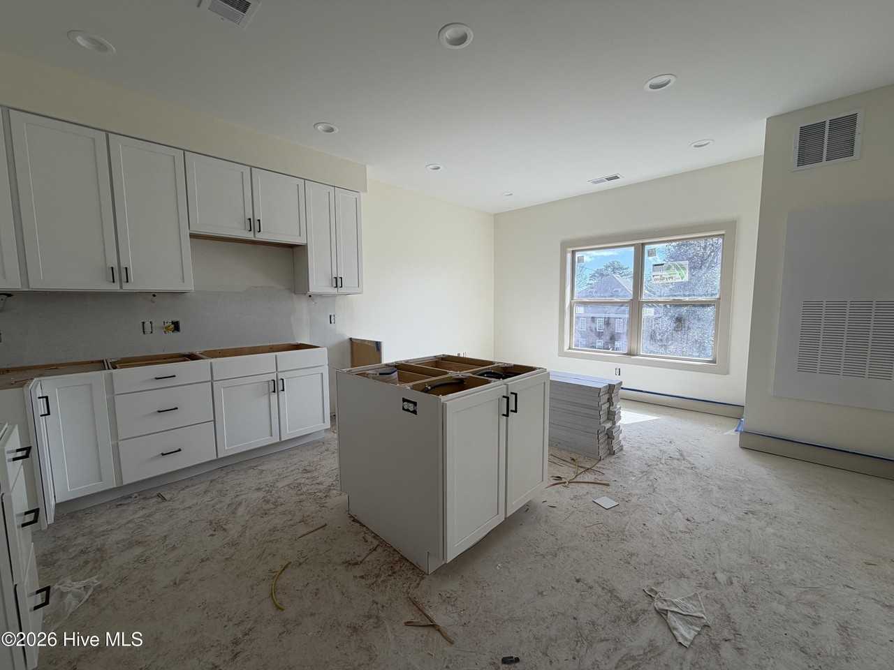 3803 Peachtree Ave Unit 201 - Photo 4 of 13