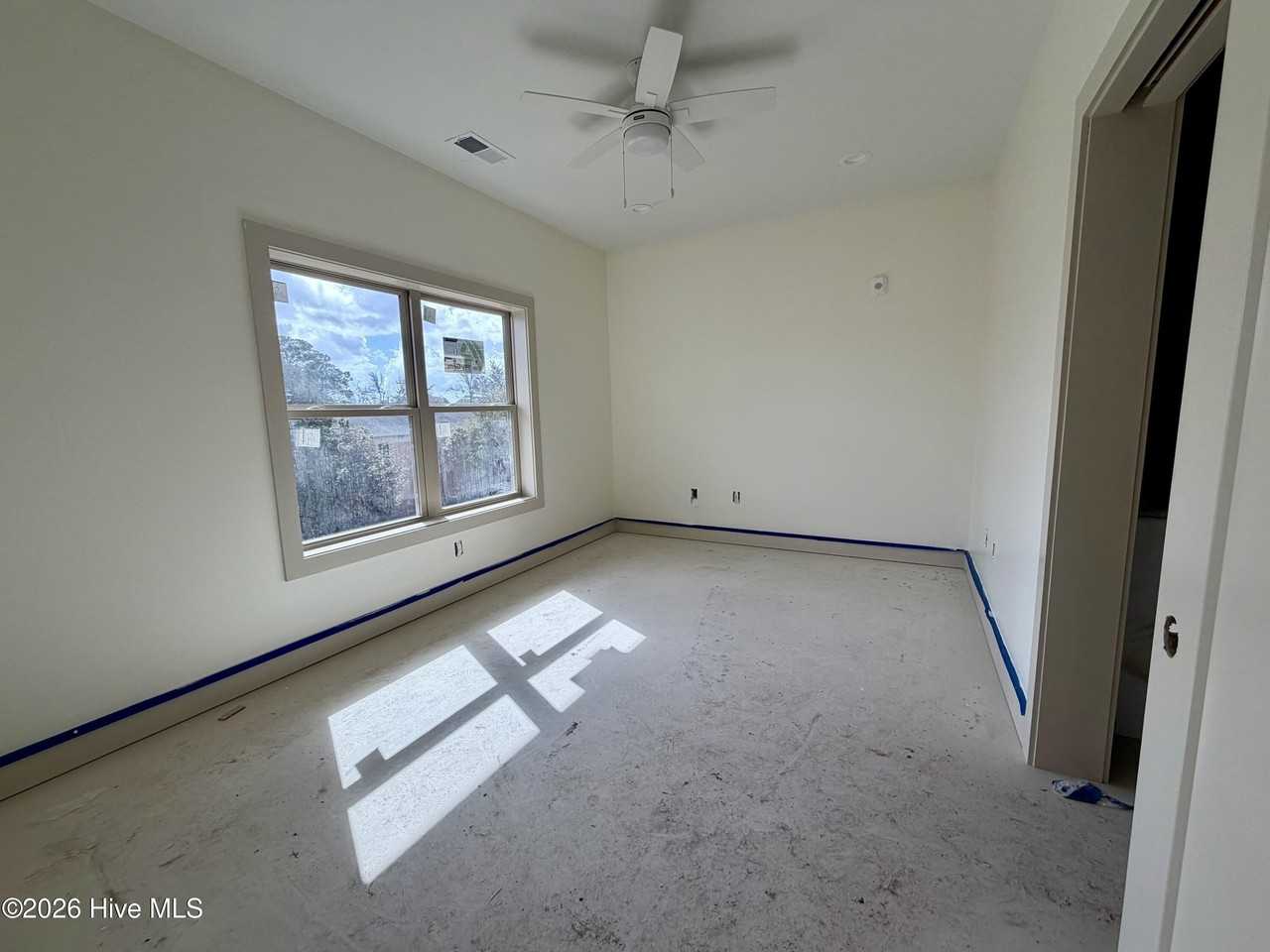 3803 Peachtree Ave Unit 201 - Photo 6 of 13