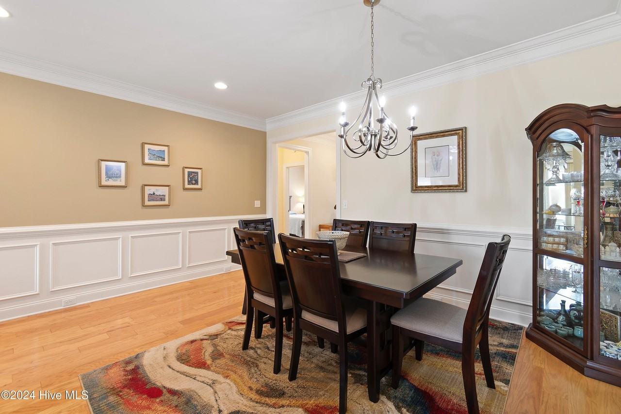 4279 Ashfield Pl - Photo 6 of 41