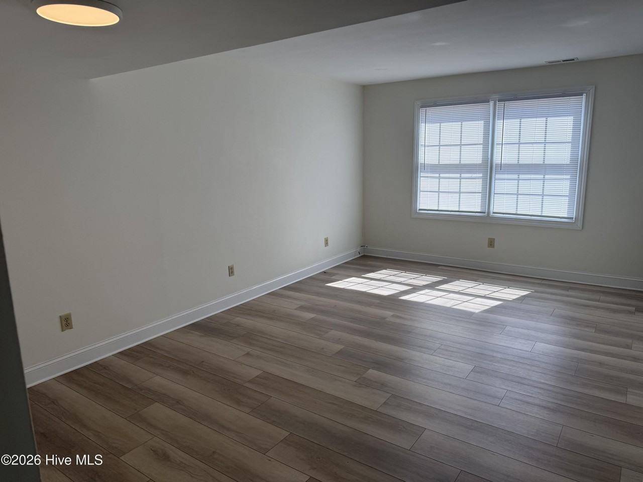 3810 Symi Cir Apt 21 - Photo 3 of 11