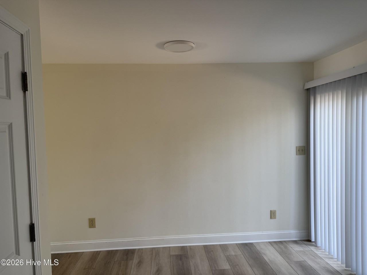 3810 Symi Cir Apt 21 - Photo 7 of 11