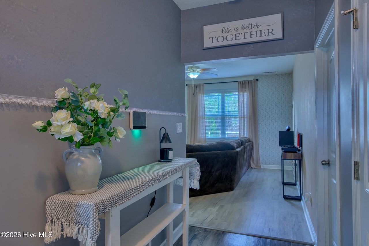 328 Adobe Ln - Photo 3 of 26