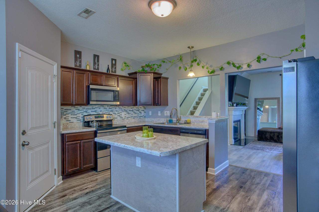 328 Adobe Ln - Photo 5 of 26