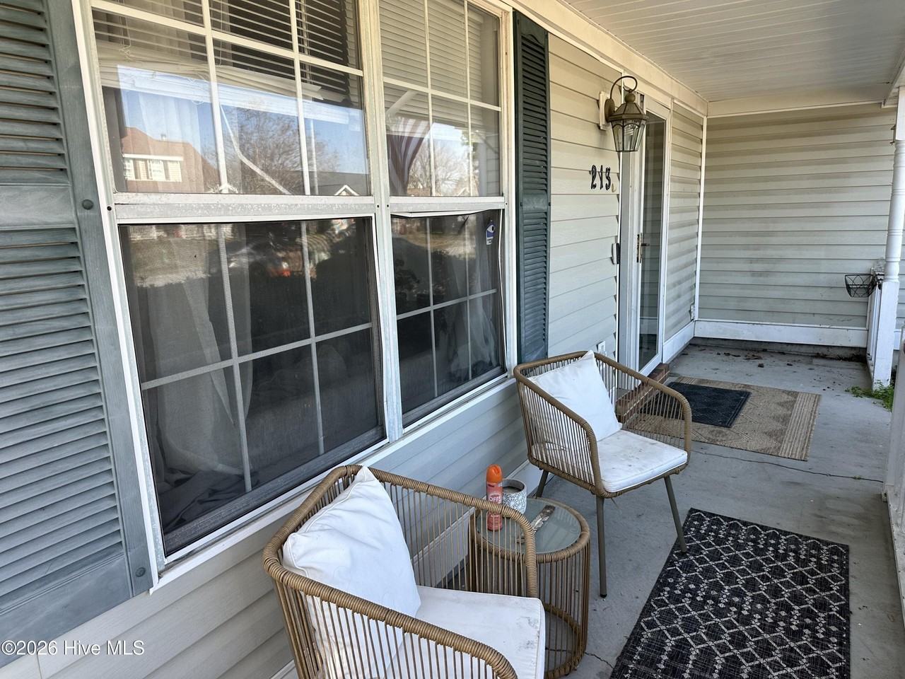 213 Mahogany Dr - Photo 4 of 24