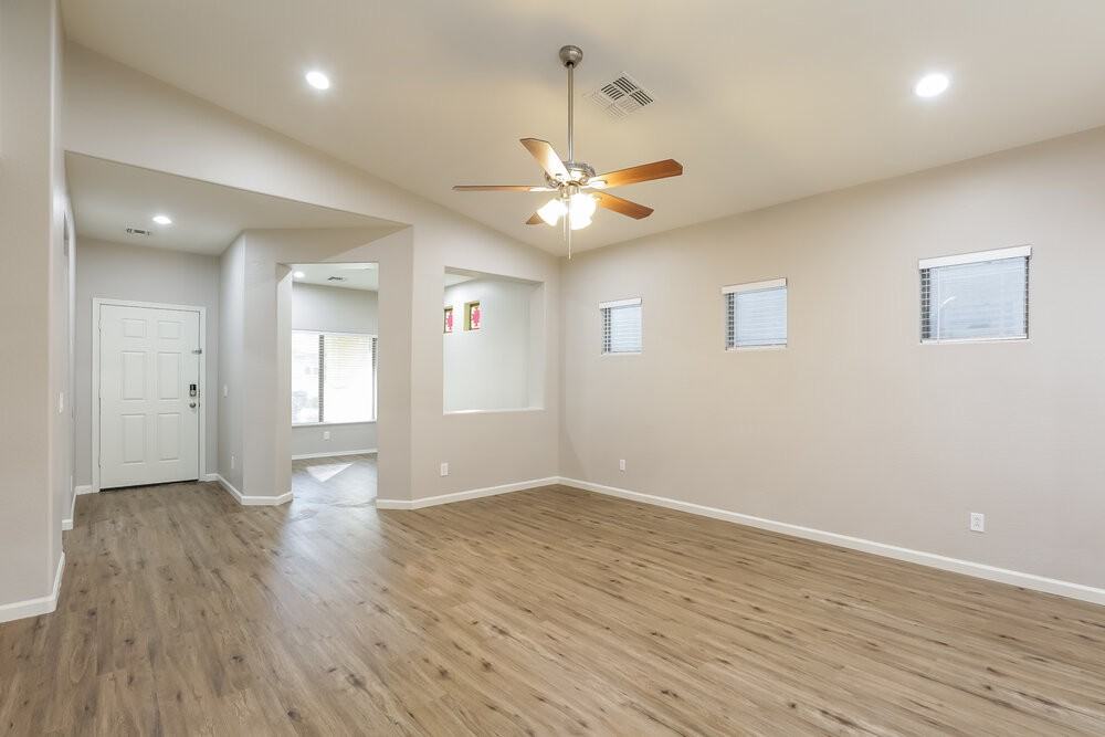 7110 W Superior Ave - Photo 3 of 16