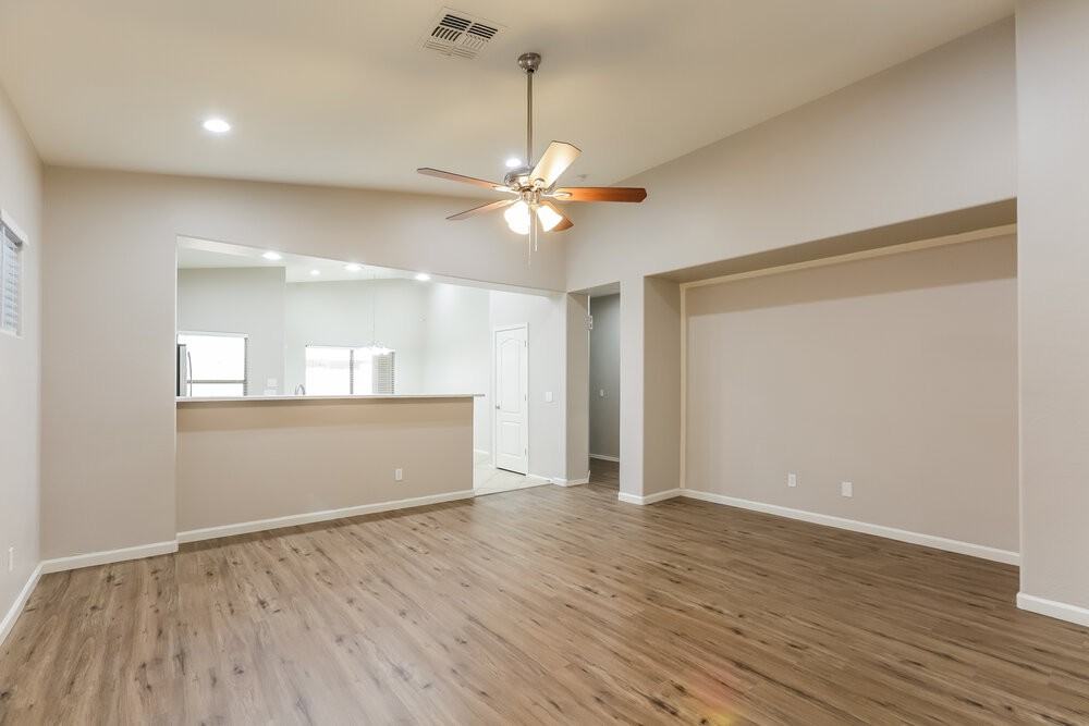 7110 W Superior Ave - Photo 4 of 16