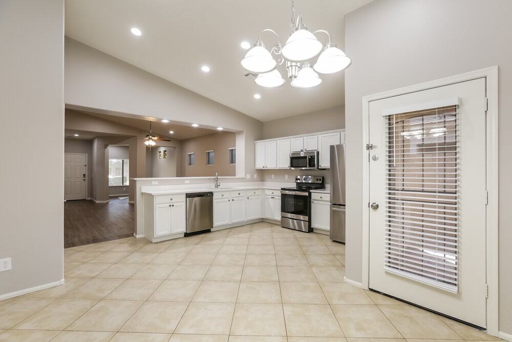 7110 W Superior Ave - Photo 7 of 16