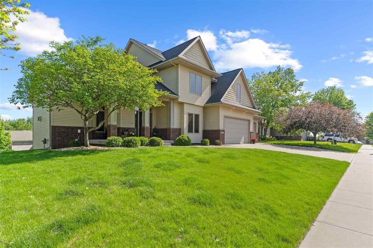 1077 Prairie Grass Ln - Photo 2 of 50