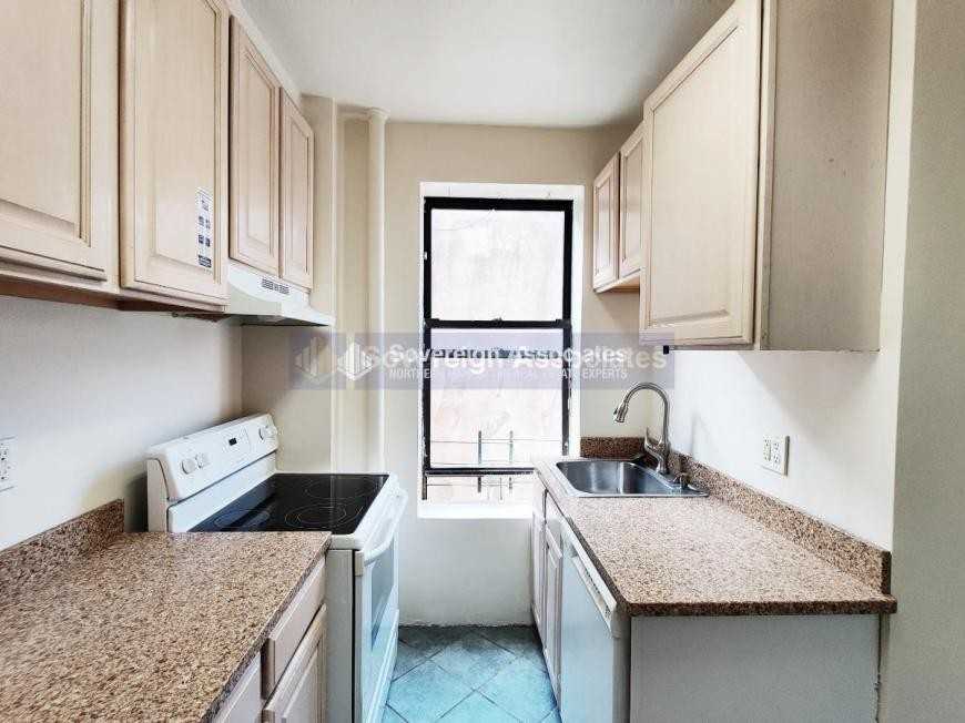 77 W 104th St - Photo 5 of 10