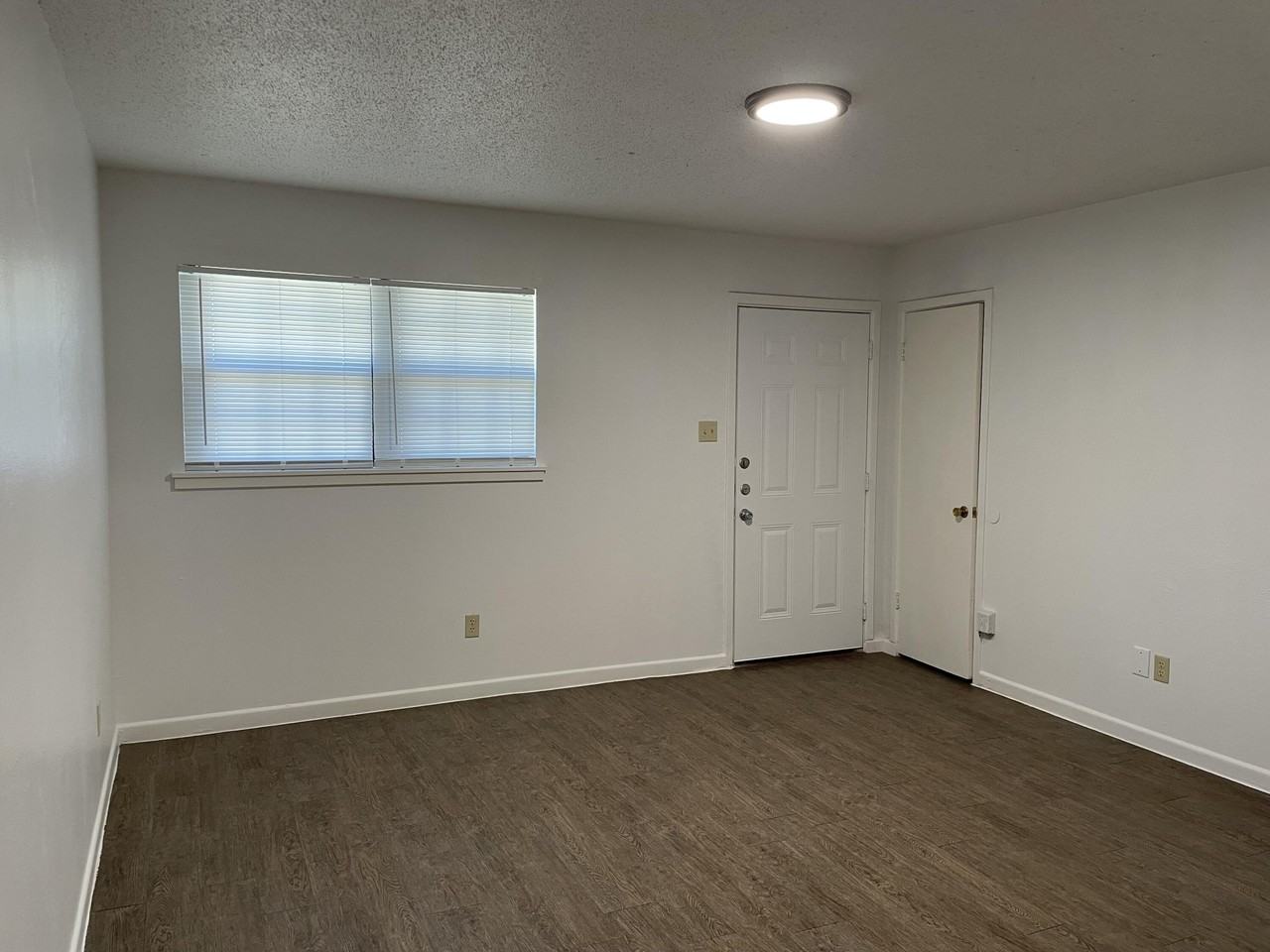 4518 35th St Apt B - Photo 3 of 10