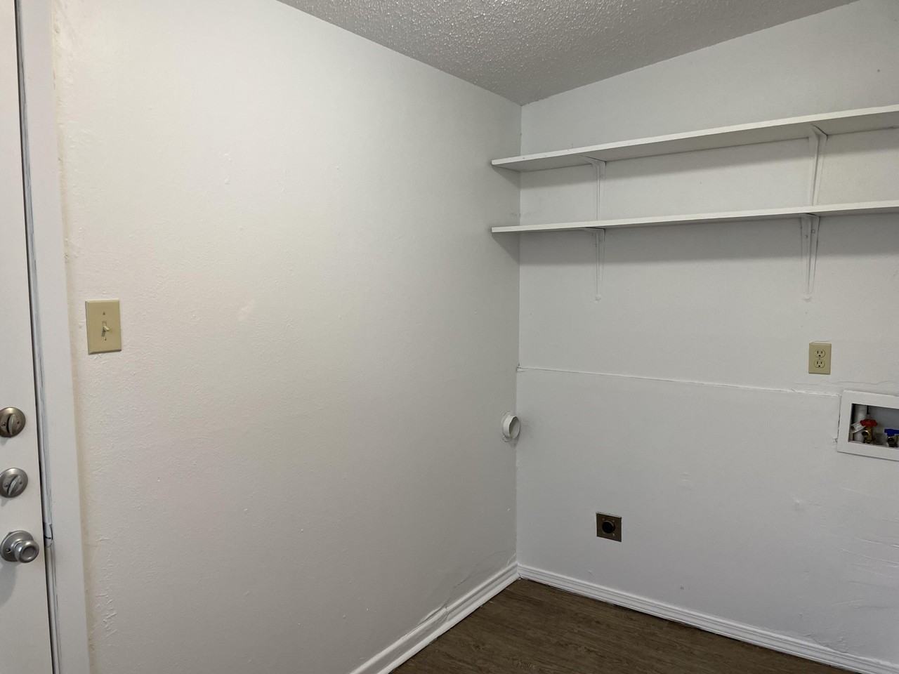 4518 35th St Apt B - Photo 6 of 10