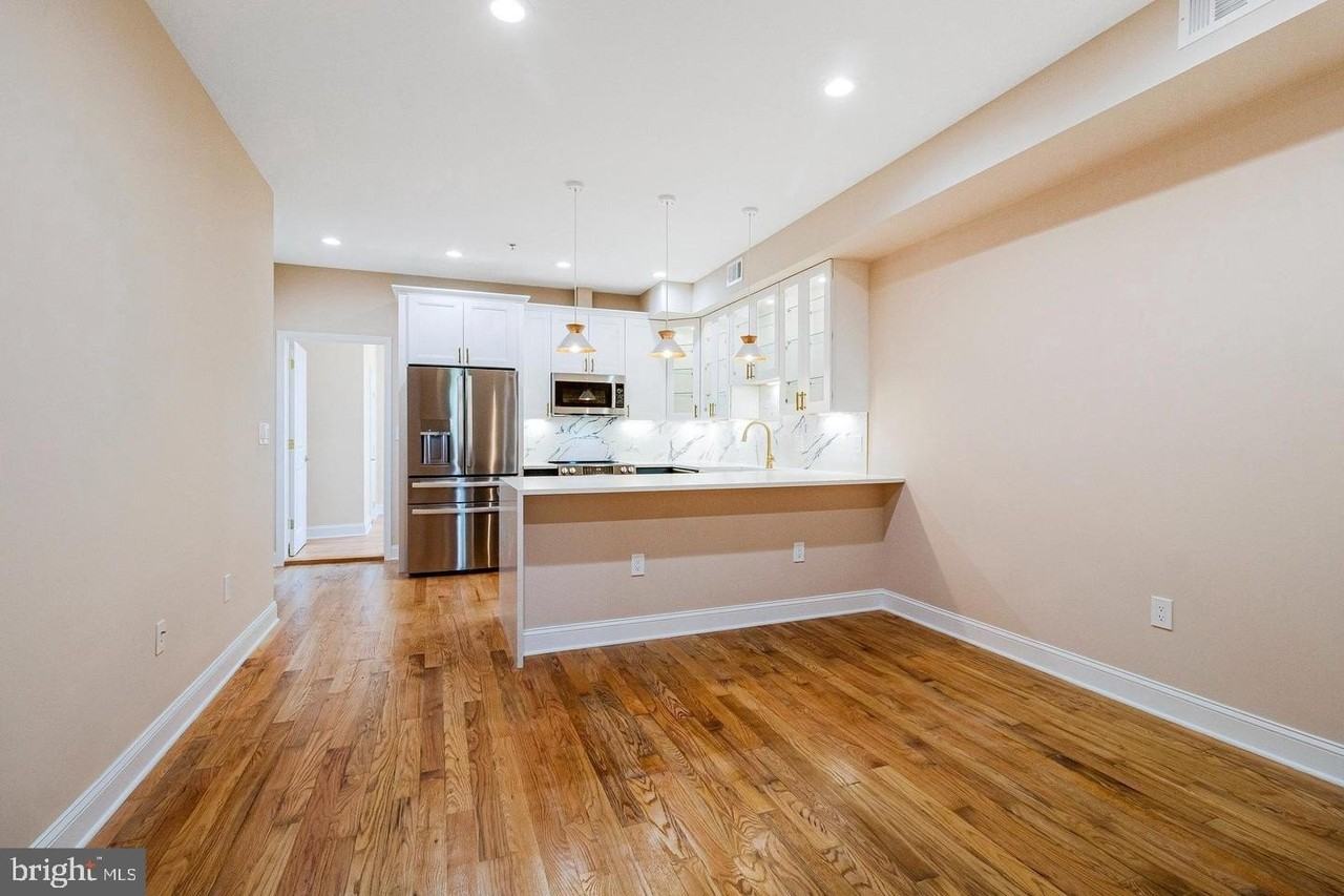 1609 17th St Se - Photo 3 of 19