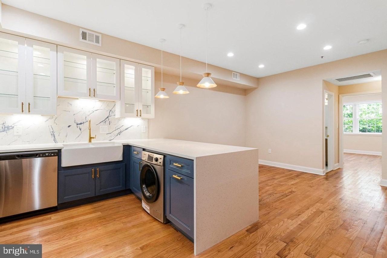 1609 17th St Se - Photo 5 of 19