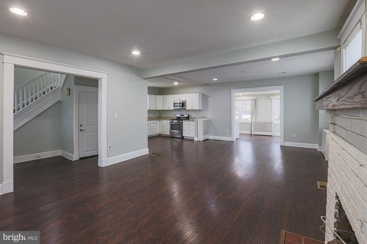 8 Irving Pl - Photo 3 of 25