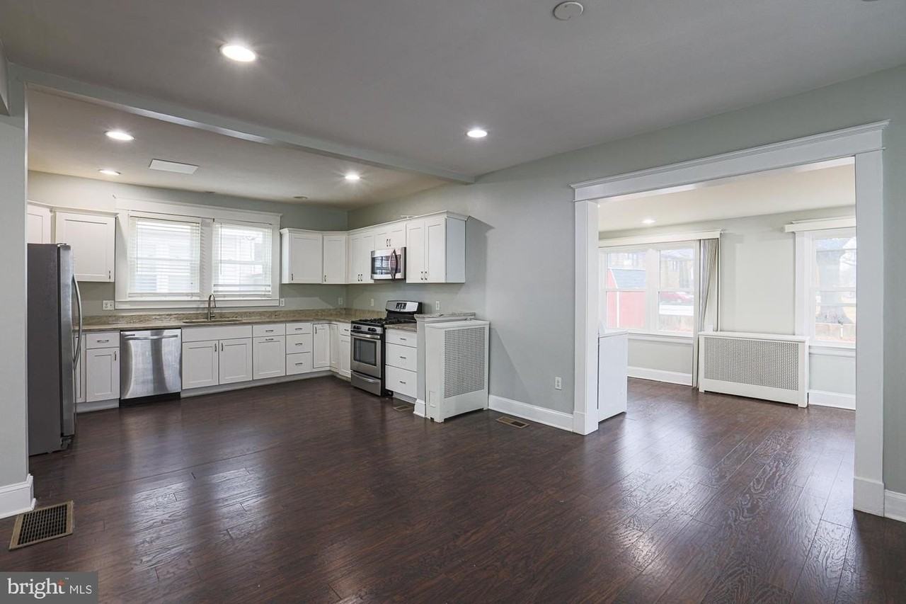 8 Irving Pl - Photo 4 of 25