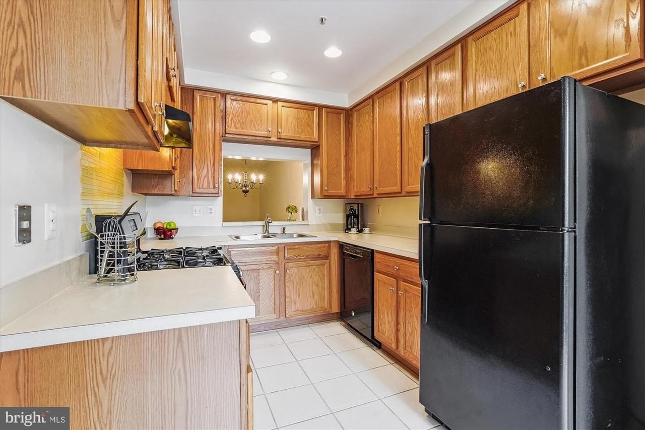 333 Prettyman Dr - Photo 4 of 50