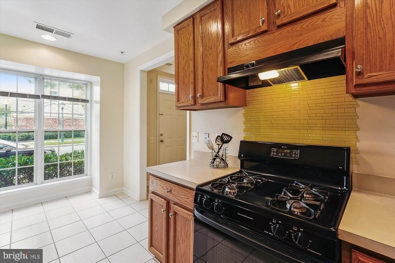 333 Prettyman Dr - Photo 7 of 50