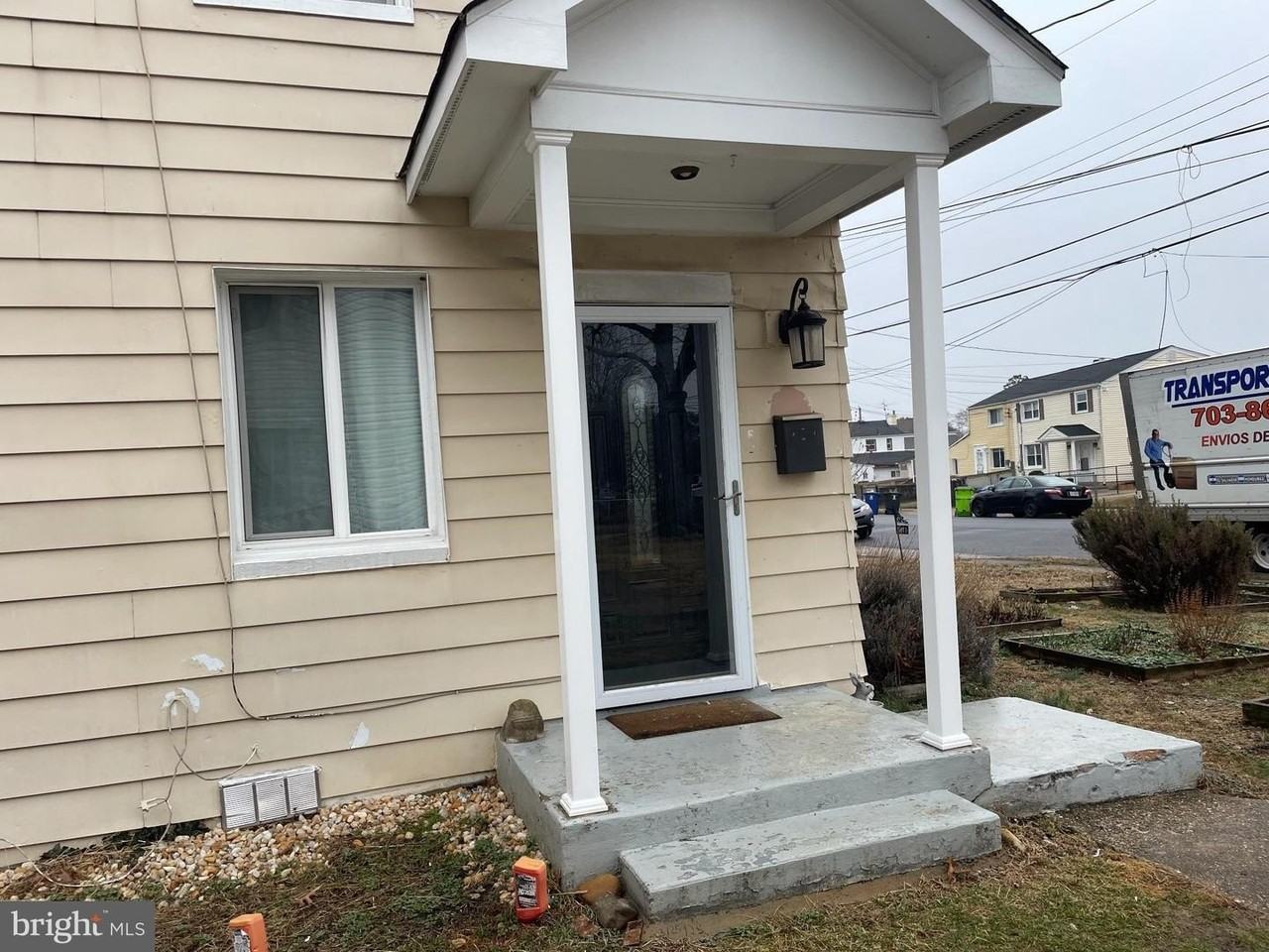 5617 7th Pl S - Photo 2 of 13