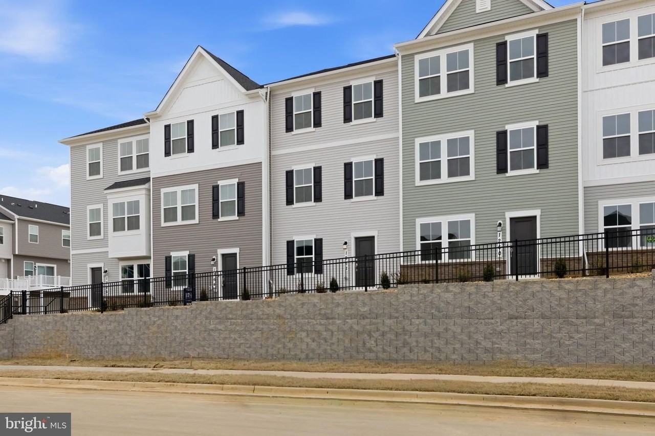 1262 Red Clover Ln - Photo 3 of 50