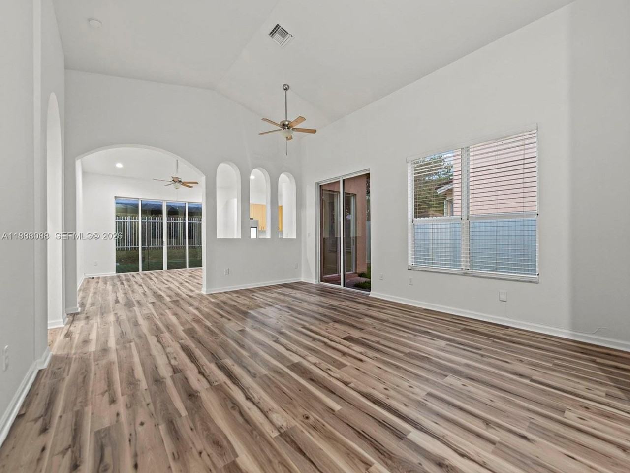 2247 Portofino Ave - Photo 6 of 33