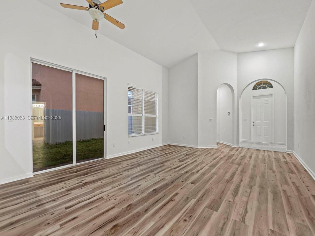 2247 Portofino Ave - Photo 7 of 33