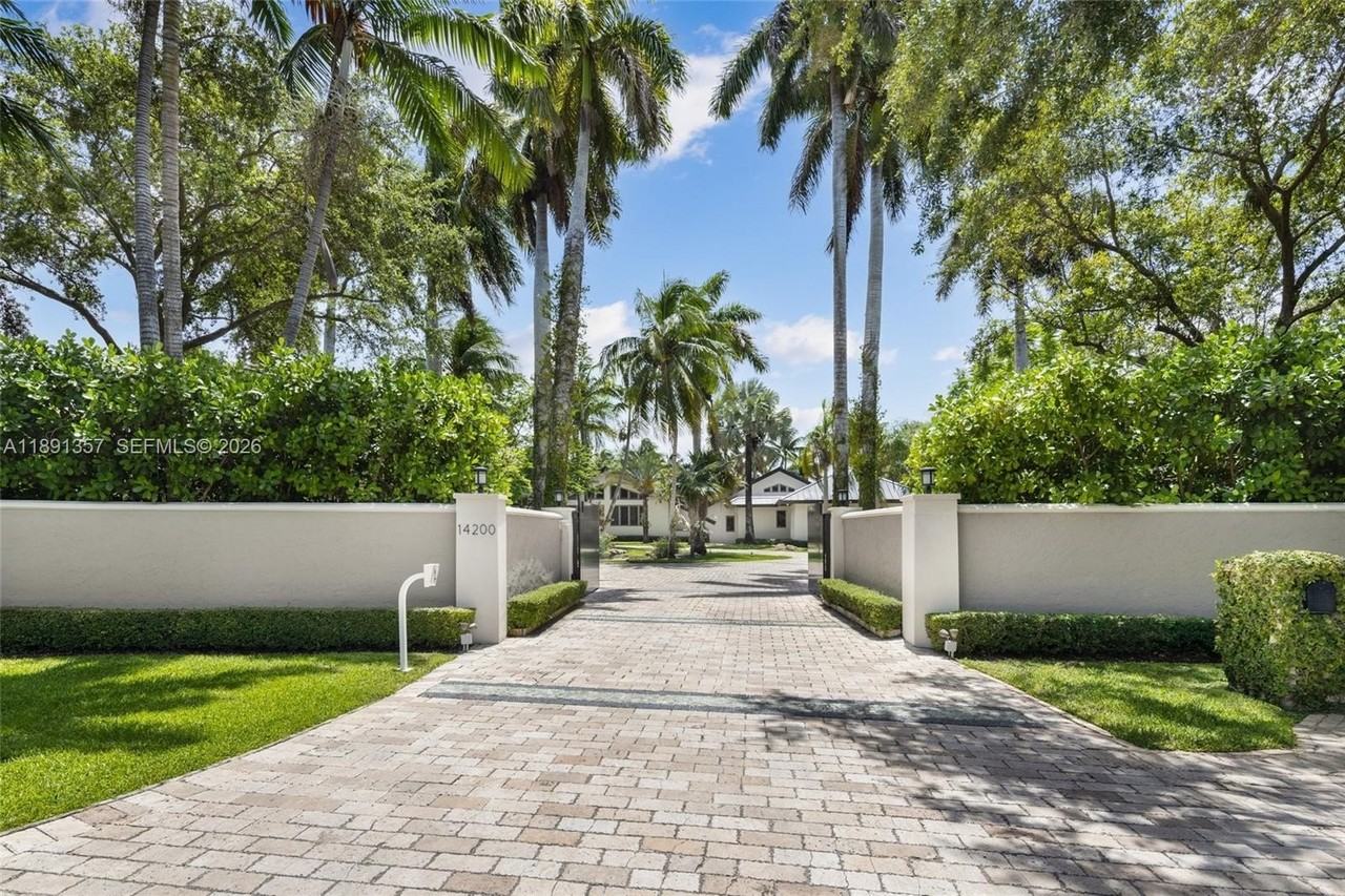 14200 Farmer Rd - Photo 2 of 29