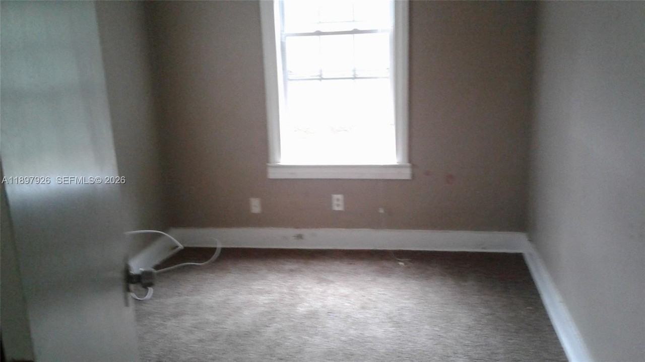 2748 Broadway Ave #0 - Photo 2 of 41