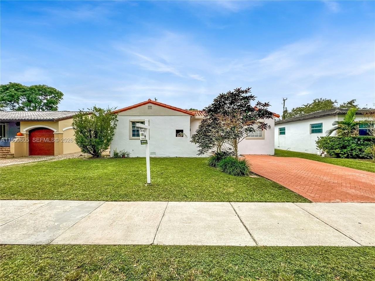 5760 Sw 10th St - Photo 2 of 29