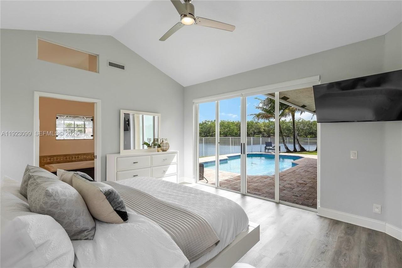 1127 Laguna Springs Dr - Photo 6 of 50