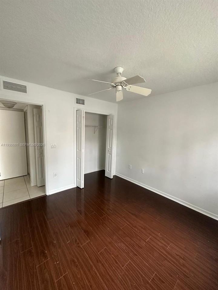 2930 Se 13th Ave #103-52 - Photo 5 of 7