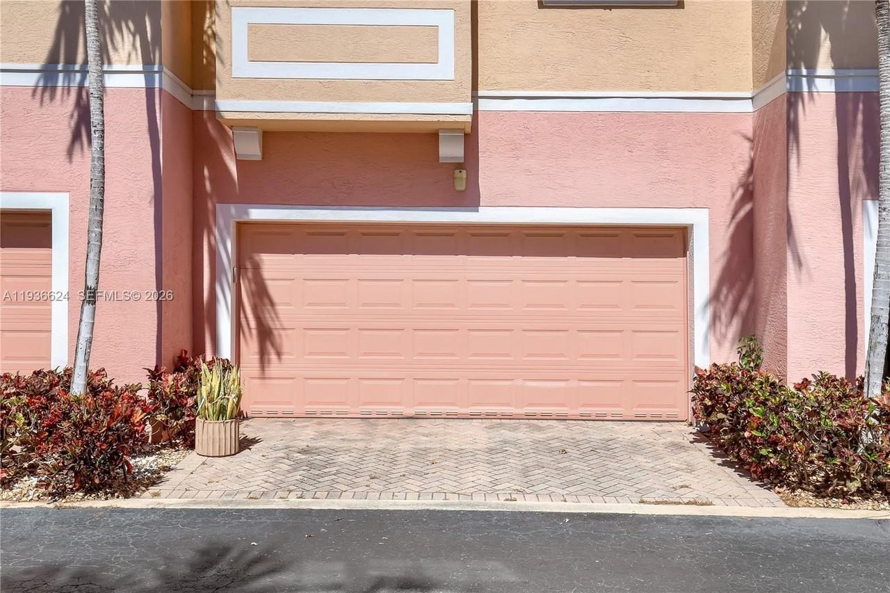 104 Harbors Way - Photo 4 of 41